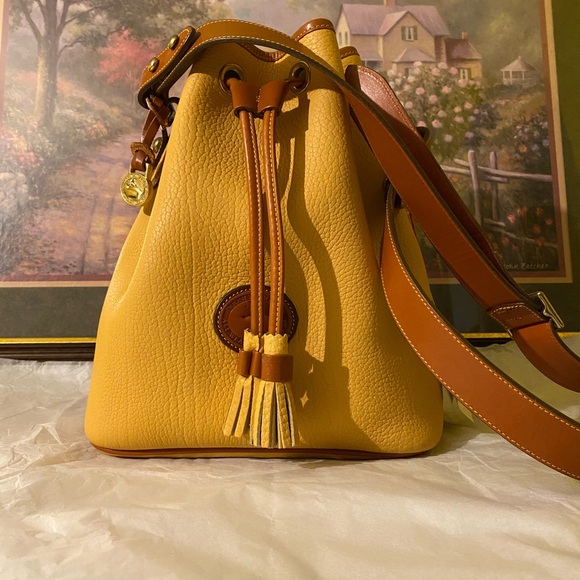 Gorgeous Vintage Dooney & Bourke Large Palomino Yellow Drawstring Bag New Tags ! - Picture 13 of 15